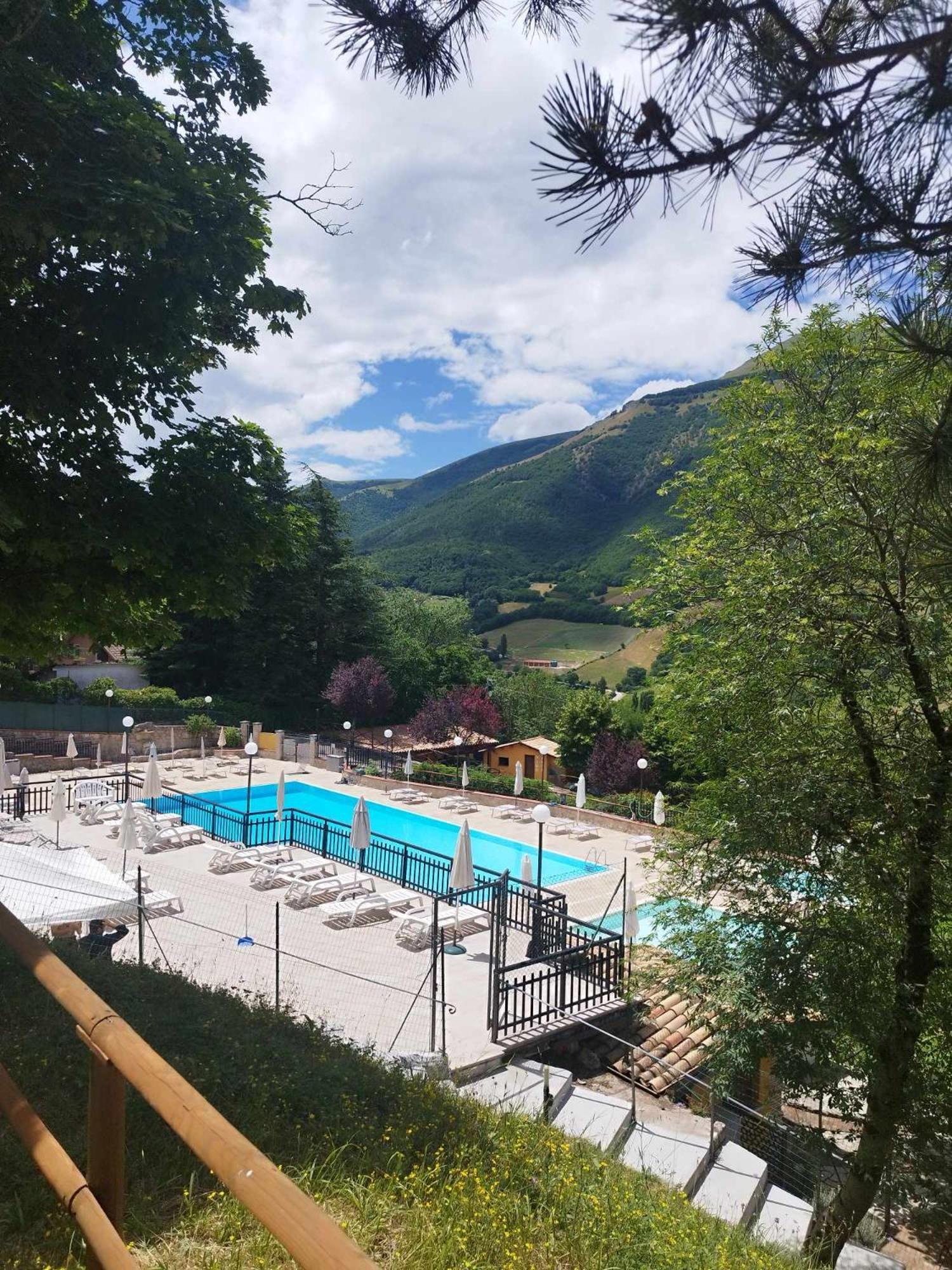 Hotel Pineta Ristorante Country House In Fabriano Campodonico  Zewnętrze zdjęcie
