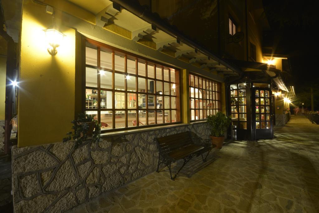 Hotel Pineta Ristorante Country House In Fabriano Campodonico  Zewnętrze zdjęcie