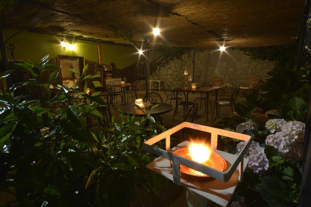 Hotel Pineta Ristorante Country House In Fabriano Campodonico  Zewnętrze zdjęcie