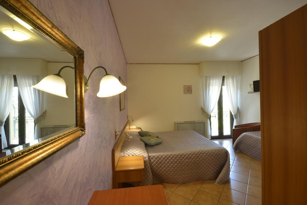 Hotel Pineta Ristorante Country House In Fabriano Campodonico  Zewnętrze zdjęcie