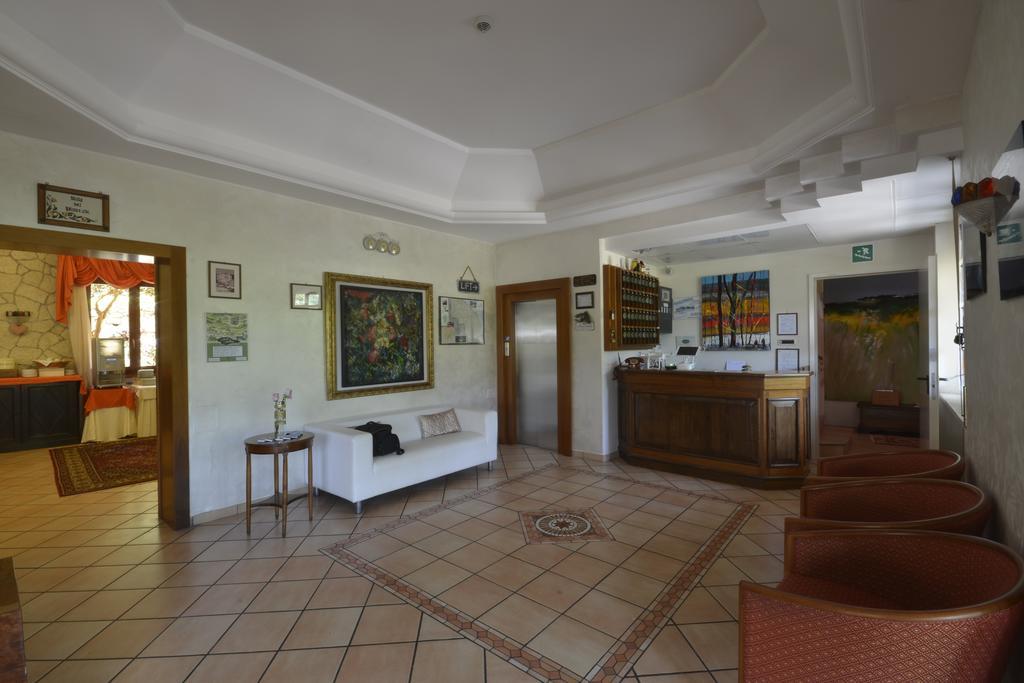 Hotel Pineta Ristorante Country House In Fabriano Campodonico  Zewnętrze zdjęcie