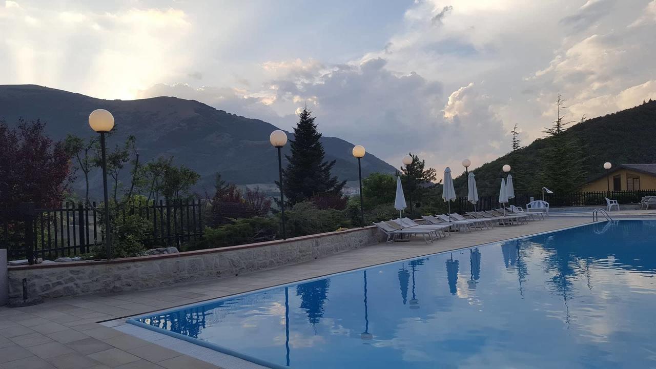 Hotel Pineta Ristorante Country House In Fabriano Campodonico  Zewnętrze zdjęcie